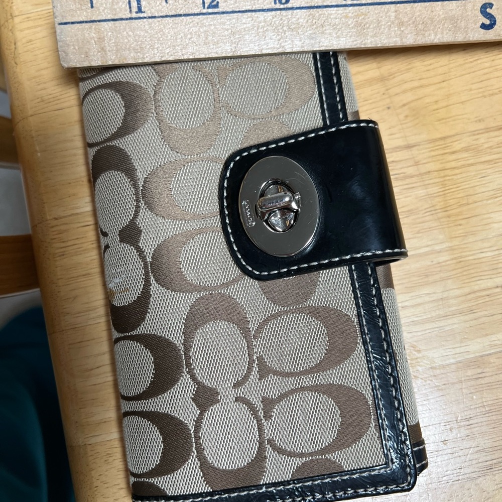 Coach signature wallet like new